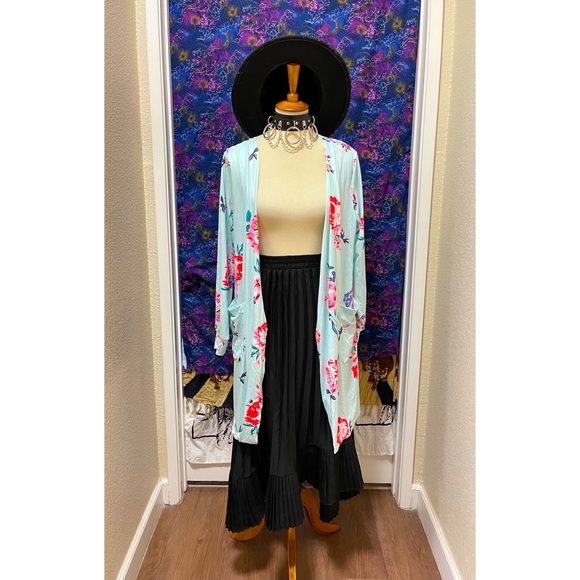 π Lovely colorful rose open cardigan - Picture 9 of 11